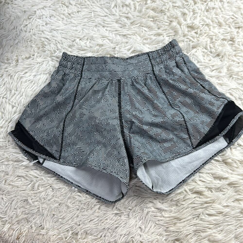 Lululemon seawheeze hotty hot shorts